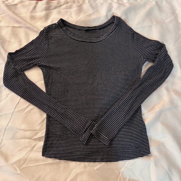 Brandy Melville dark blue navy striped long sleeve t shirt with thumb holes - Picture 4 of 5